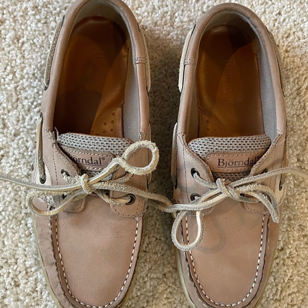 Women's Tan Boat Shoes
